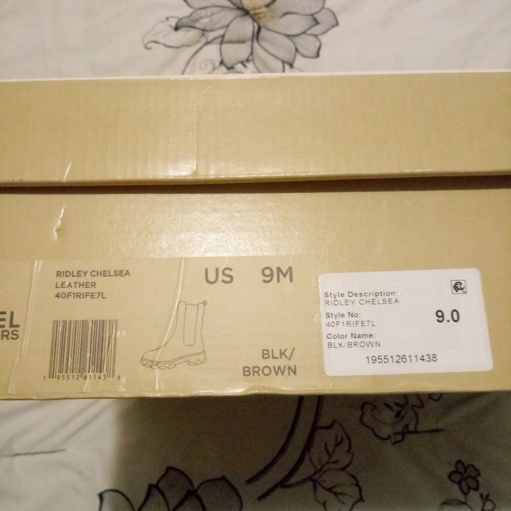 Michael Kors Ridley Chelsea Leather Boots - Picture 10 of 12